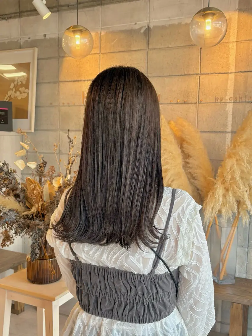 ロング カラー カット ヘアカラー トリートメント 眞名子 瑞紀のヘアスタイル