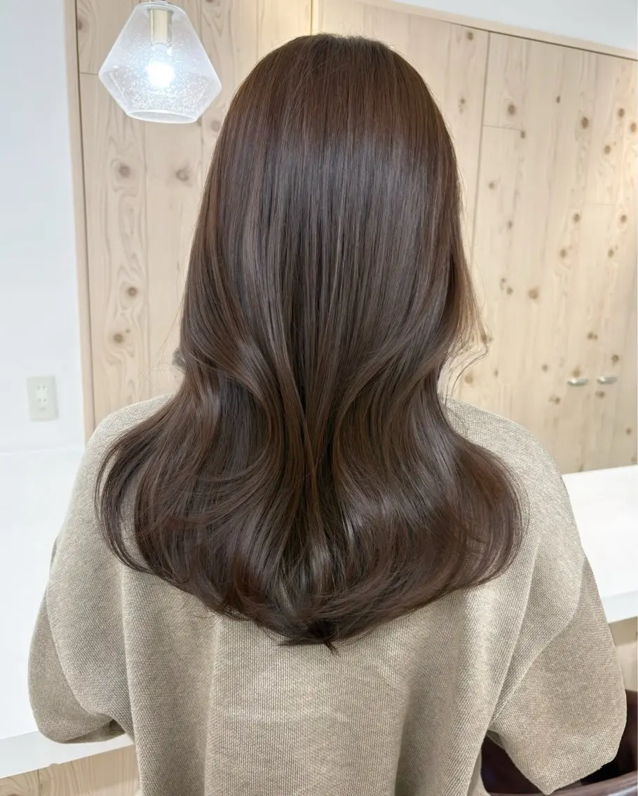 セミロング カラー ヘアカラー トリートメント 新宿/韓国ヘア/ 髪質改善ストレートのヘアスタイル