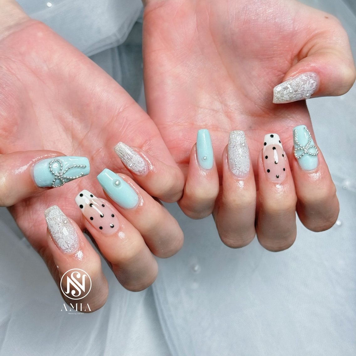 セミロング ハンドネイル 🌟AMIA BEAUTY🌟のネイルデザイン