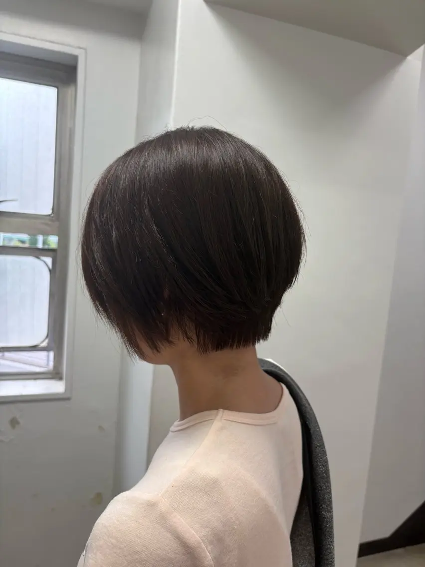 ショート カット ヘアカラー みいな🍒 暖色カラー/レイヤーのヘアスタイル