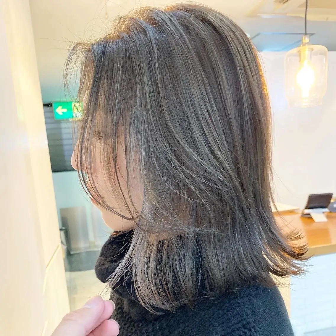 ミディアム 顔まわりレイヤー× 韓国ヘアオタベシンヤのヘアスタイル