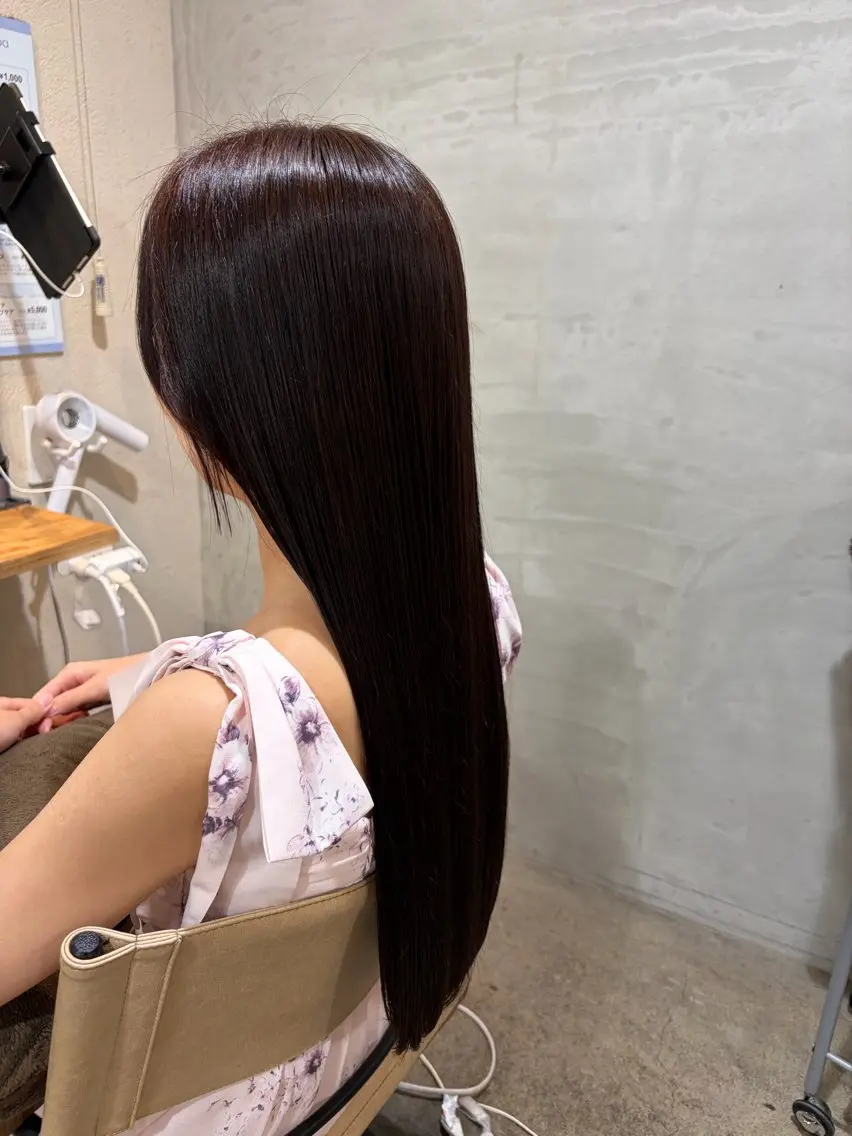 ロング カラー ブラウンカラー ピンクカラー ピンクブラウン トリートメント ヘアカラー momoka オリーブ/ベージュのヘアスタイル