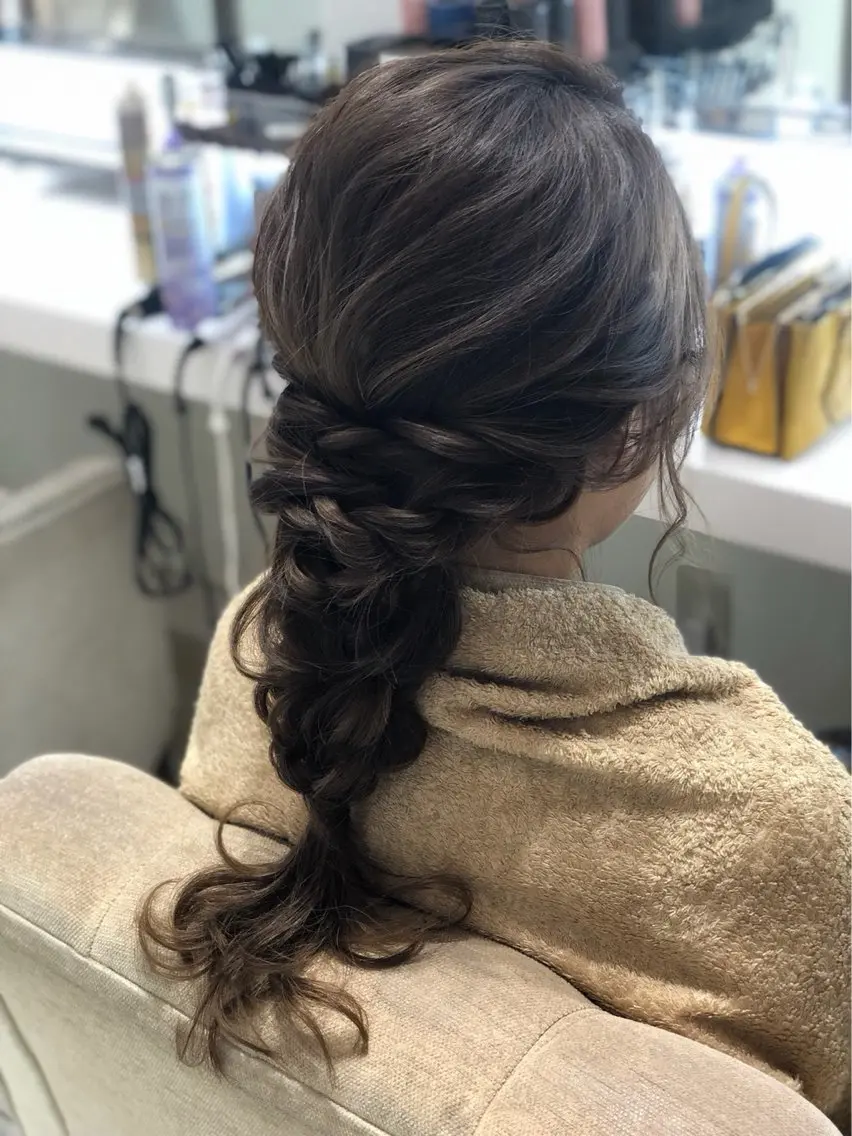 セミロング ヘアアレンジ ヘアセット 🌈髪質改善🌈 過去の1艶サラ体験✨のヘアスタイル