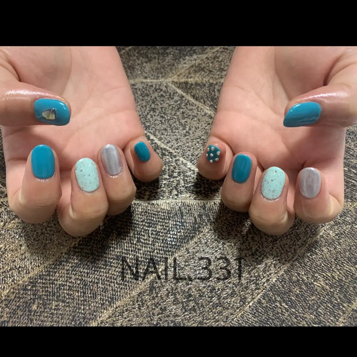 ネイル ブルー ラメ(グリッター) シルバー 夏ネイル Nail 331のネイルデザイン