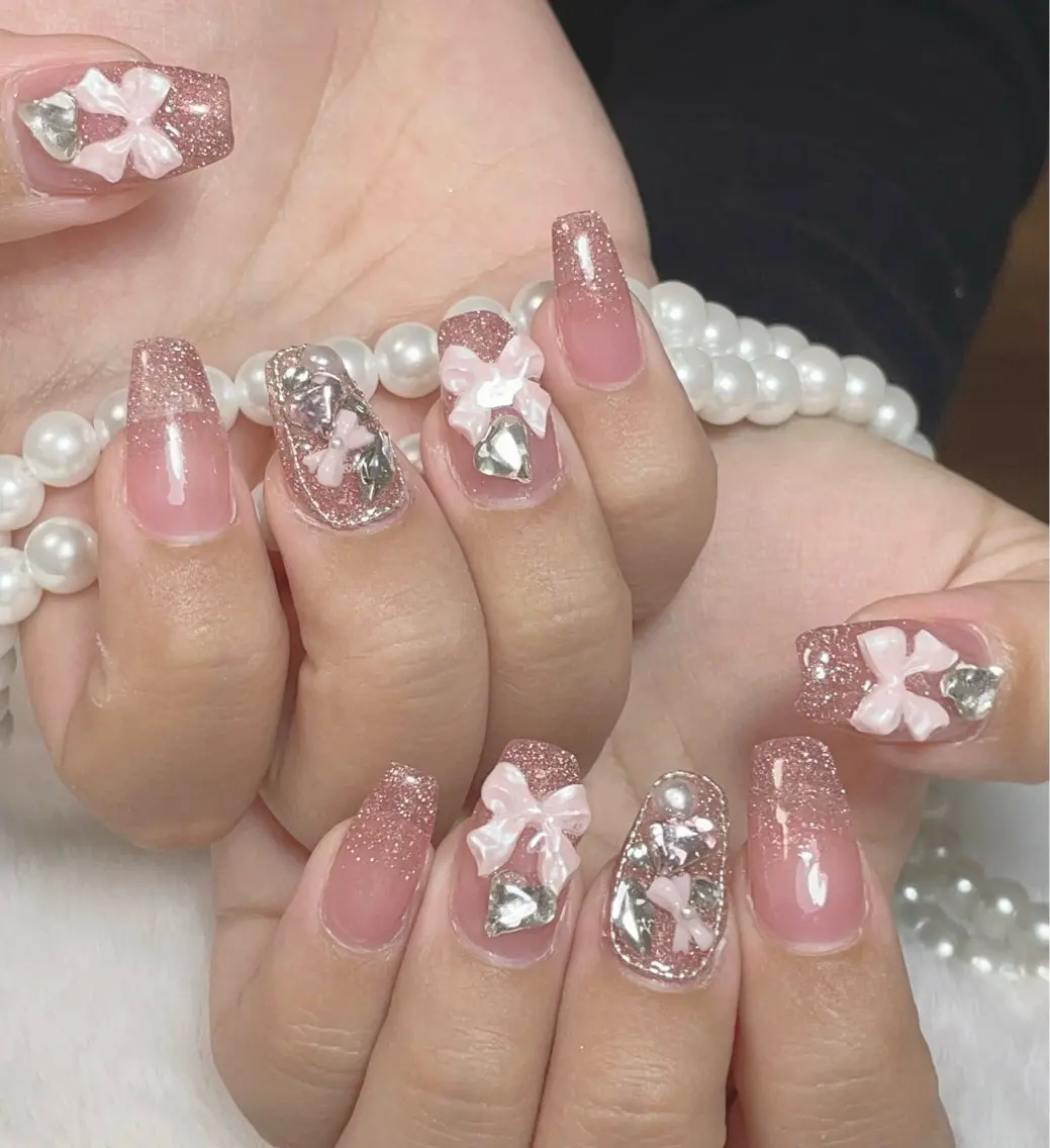 ネイル ラメ(グリッター) ラメグラデーション B·U Nail大宮 長さだし専門店のネイルデザイン