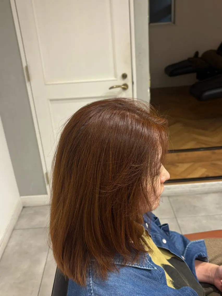 セミロング カラー ブラウンカラー オレンジ オレンジブラウン ヘアカラー 日野 鈴のヘアスタイル