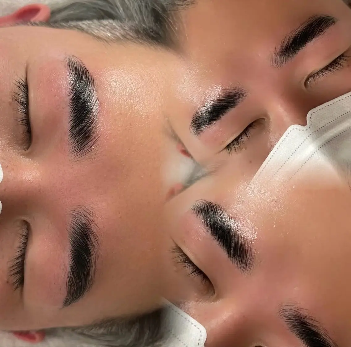 《ハリウッドブロウ》waxメイク仕上げ¥4,400の写真