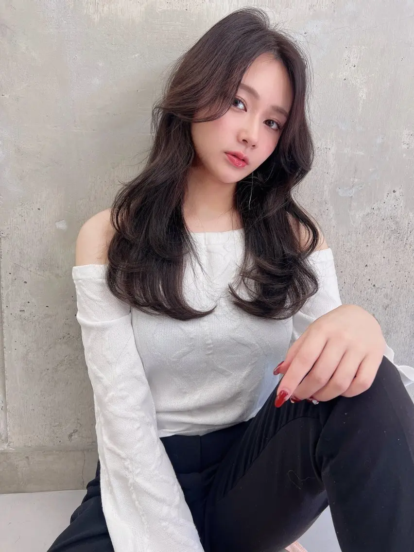 ロング レイヤーカット カット ヘアカラー トリートメント 韓国ヘア特化型美容師 カワノマイ🇰🇷のヘアスタイル