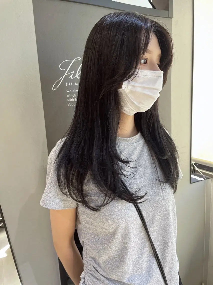 ロング カラー レイヤーカット AIRI layer cut hairのヘアスタイル