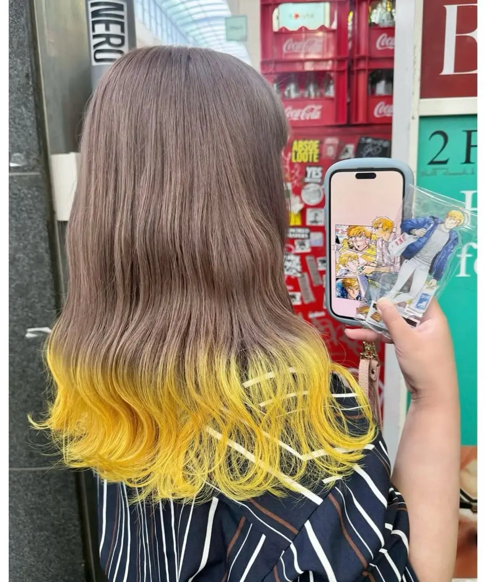 ミディアム カラー ベージュカラー イエローカラー ヘアカラー TSUNO🦖 派手髪/オタク美容師のヘアスタイル