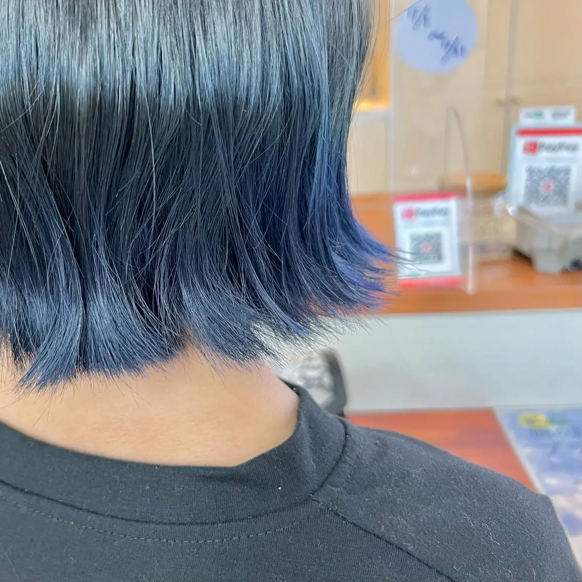 ショート カラー ブルーカラー 黒崎 美乃里のヘアスタイル
