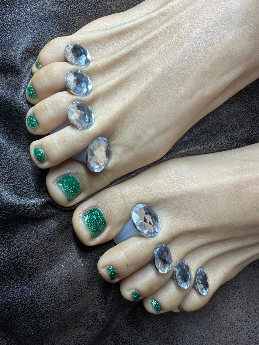ショート フットネイル YOKOSUKA NAILS💅✨のネイルデザイン