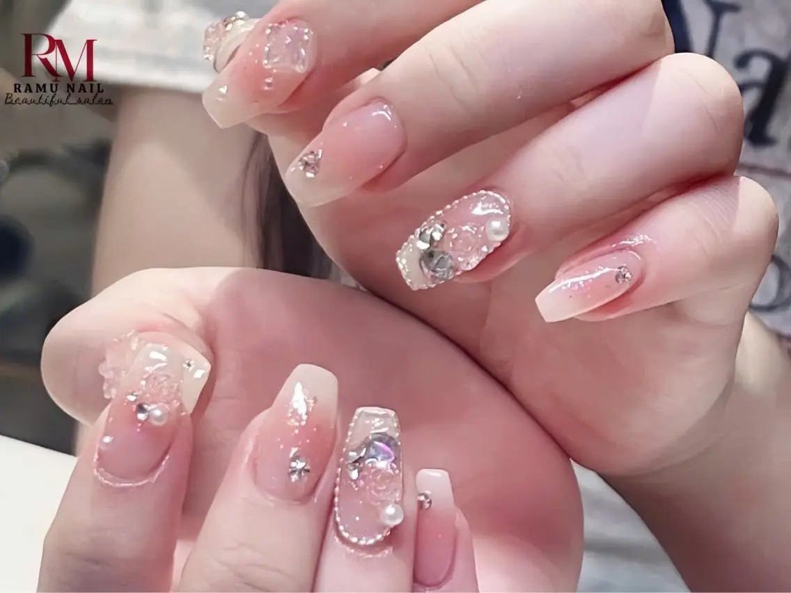 ネイル キラキラネイル マグネットネイル ミラーネイル ピンク 夏ネイル ハンドネイル RAMU Nail 恵比寿店のネイルデザイン