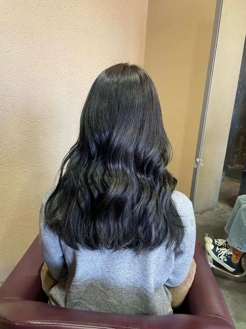 ロング カラー 黒髪 ブリーチ ブルーカラー ブルーブラック ヘアカラー トリートメント SARAJU仁川 _aya🌼のヘアスタイル