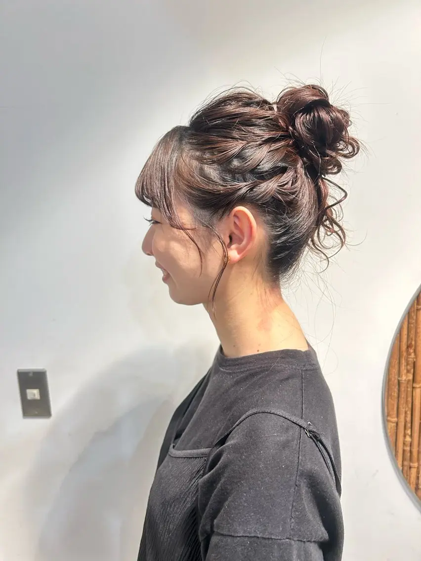 ロング お団子ヘア 土佐 彩純のヘアスタイル