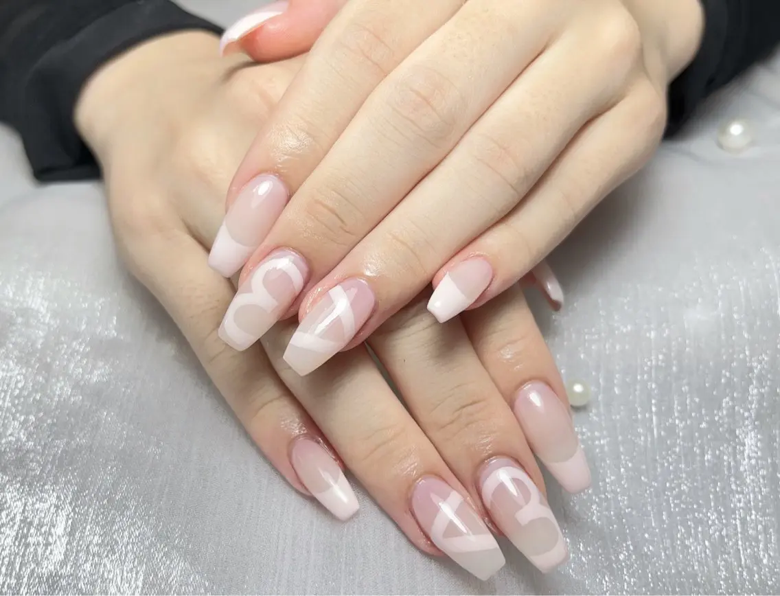 ネイル オーロラネイル チークネイル フットネイル フレンチネイル ジェルネイル ハンドネイル ハンドケア NEW NAIL💞 yuki🔥のネイルデザイン