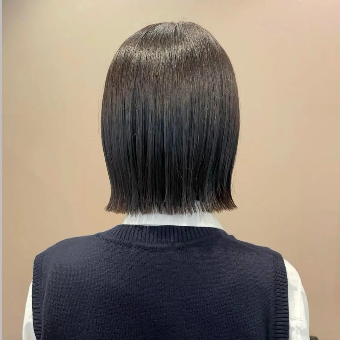 ミディアム カット 縮毛矯正 mio 🍒レイヤーカットのヘアスタイル