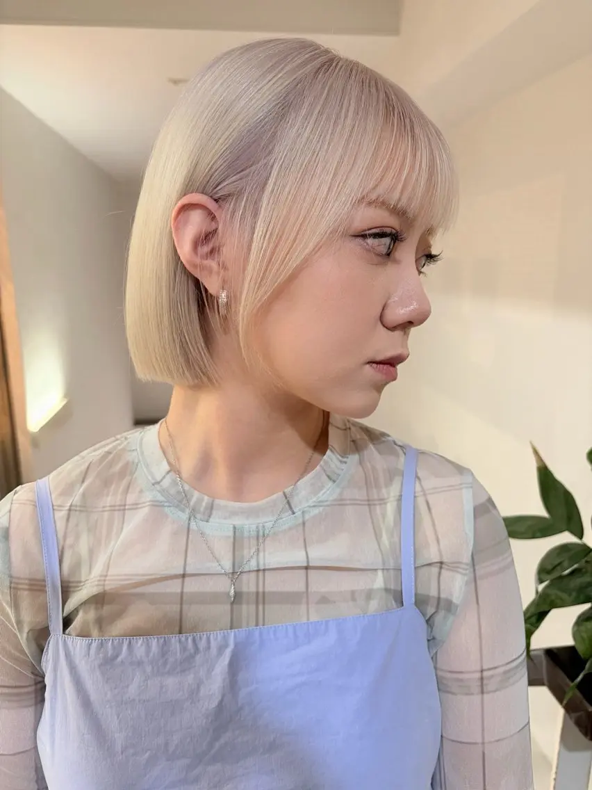 ショート カラー ブロンド ホワイトブロンド ヘアカラー トリートメント ハッシュカット&艶々 ハイトーン/ミワのヘアスタイル