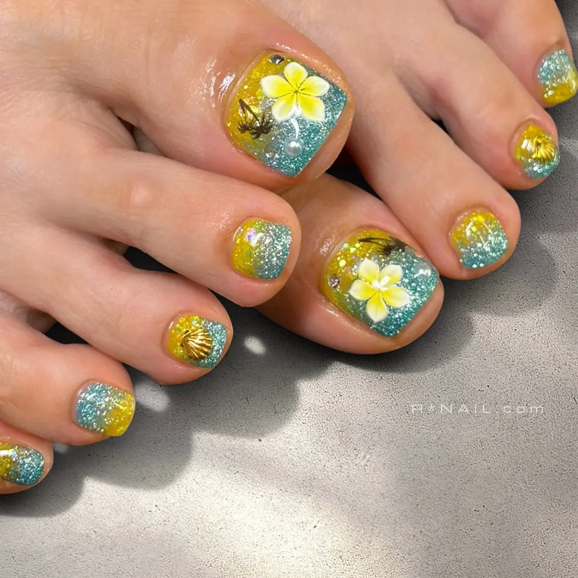 ネイル Riona / R*NAIL.comのネイルデザイン