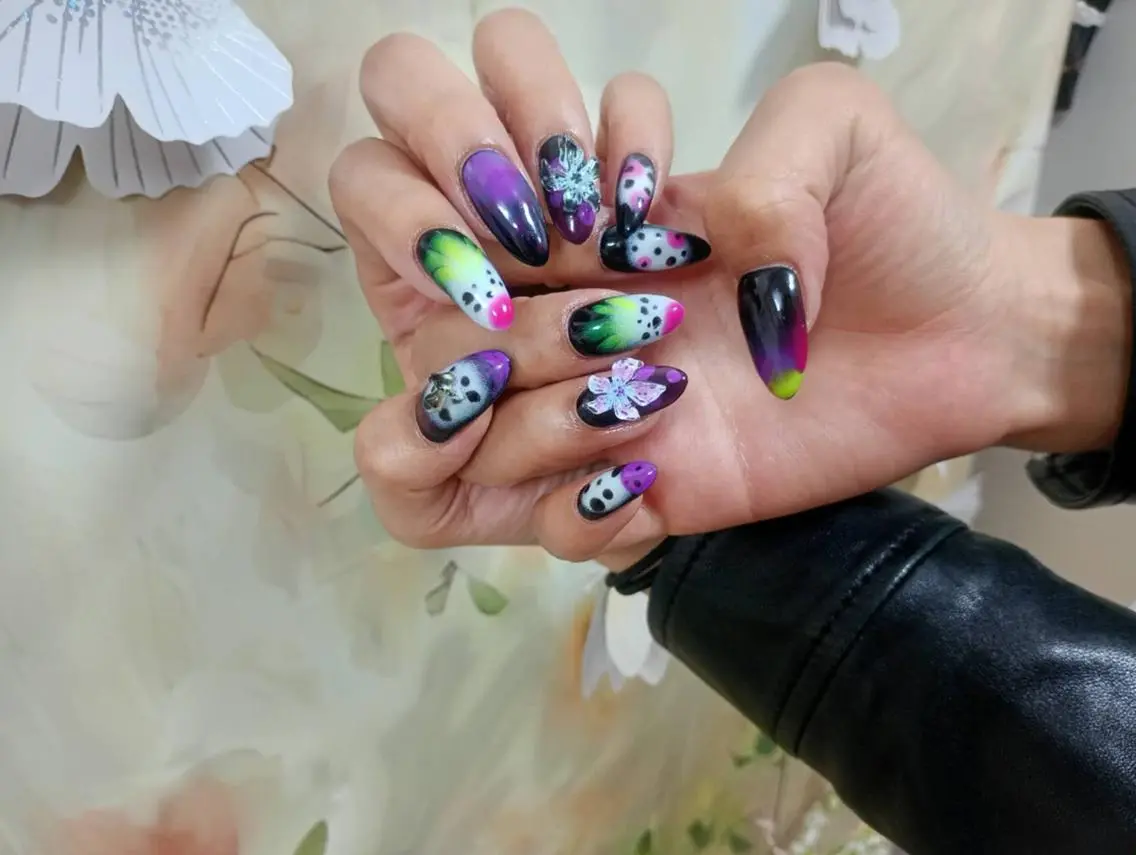 ネイル 長さ出し フレンチネイル ジェルネイル ガラスフレンチ 韓国ネイル Hana Bloom Nail💛Rinaのネイルデザイン
