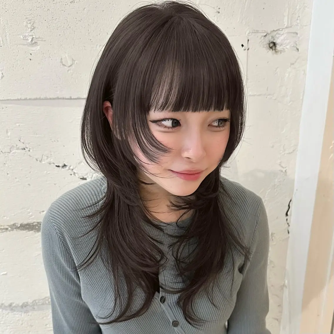 ミディアム カット ヘアカラー トリートメント 🌹ハッシュカット、 レイヤー韓国ヘア🌹のヘアスタイル