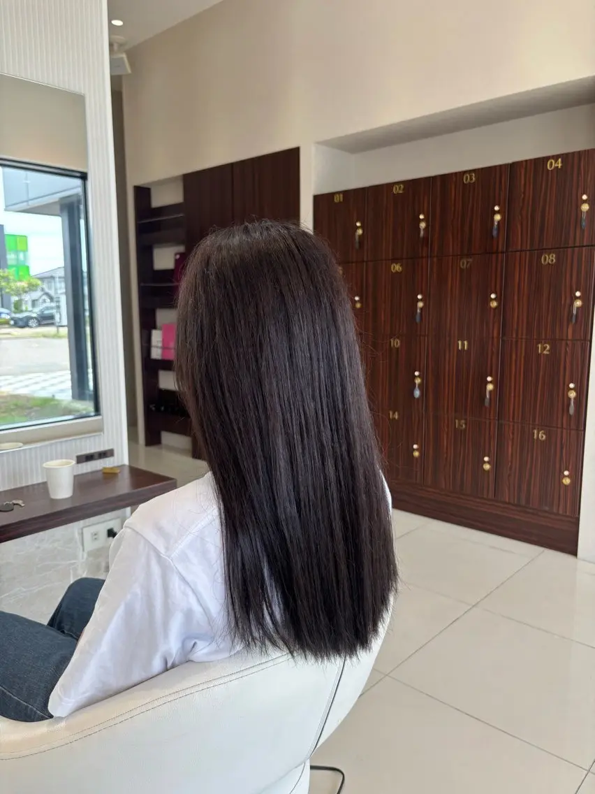ロング カラー 黒髪 透明感カラー ヘアカラー earth 小松のヘアスタイル
