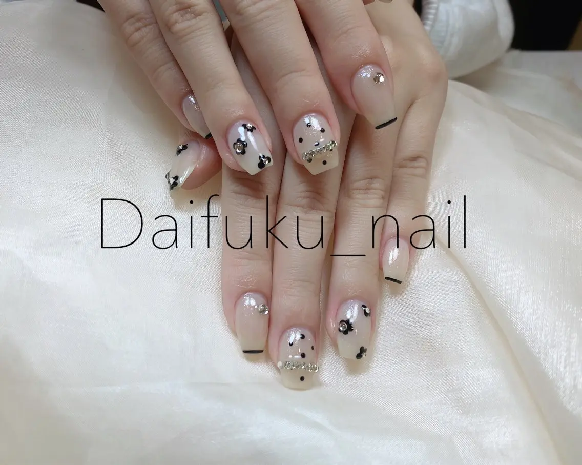 ミディアム ハンドネイル Daifuku nailsのネイルデザイン