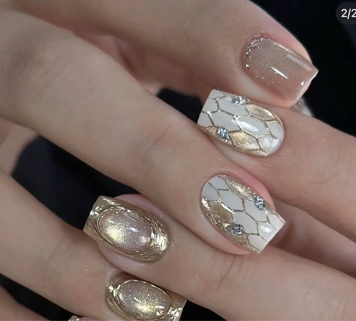 ネイル フレンチネイル グラデーション キラキラネイル 韓国ネイル マグネットネイル ハンドネイル 🎀🎀YooLi Nail Salonのネイルデザイン