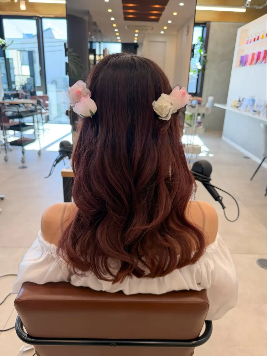 セミロング ヘアセット おかの まひろのヘアスタイル