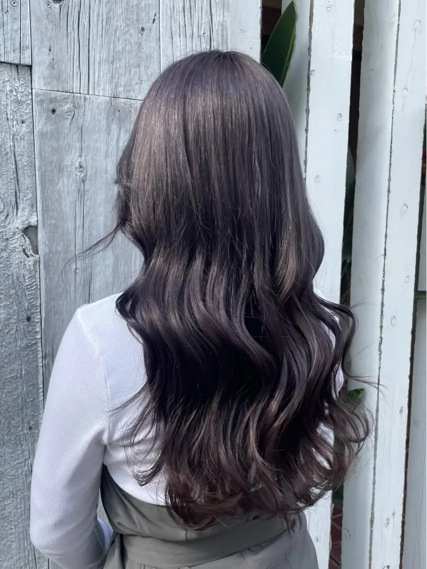 カラー グレージュ ラベンダーカラー ラベンダーグレージュ ラベンダーグレー ヘアカラー トリートメント 《髪質改善 UN BLEACH》のヘアスタイル