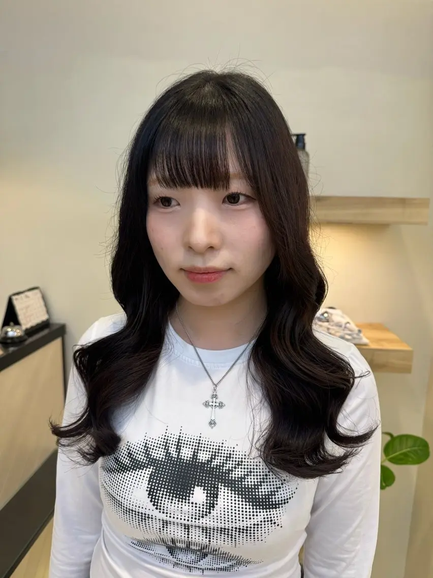 ロング パーマ 韓国風ヘア 🧿パーマ／レイヤー 🧿シュリのヘアスタイル