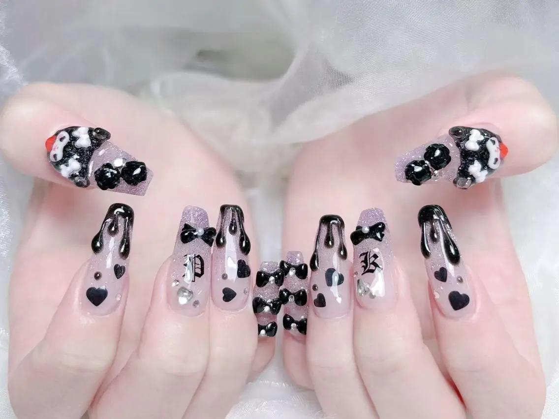 ネイル 長さ出し キラキラネイル 韓国ネイル ロングネイル マグネットネイル ハンドネイル ハンドケア Akira✨ nailのネイルデザイン