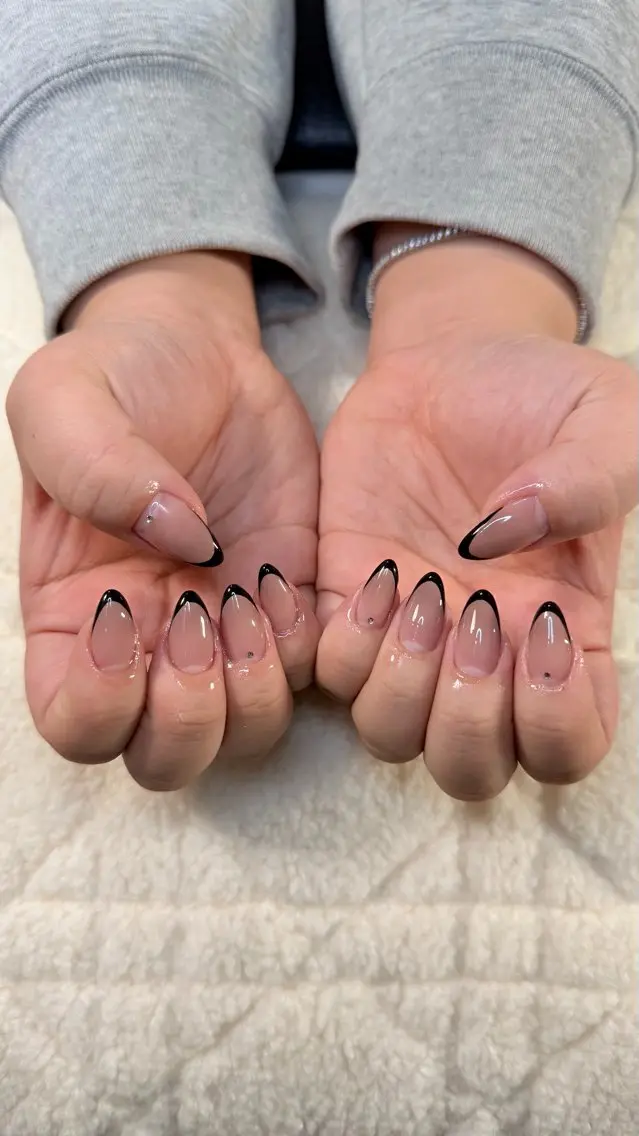 ネイル フレンチネイル . MAKI NAILのネイルデザイン