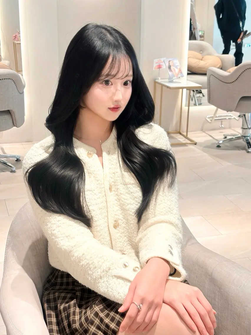 ロング くびれヘア 韓国風ヘア レイヤーカット レイヤーカット/ 透明感カラー🤍楓のヘアスタイル