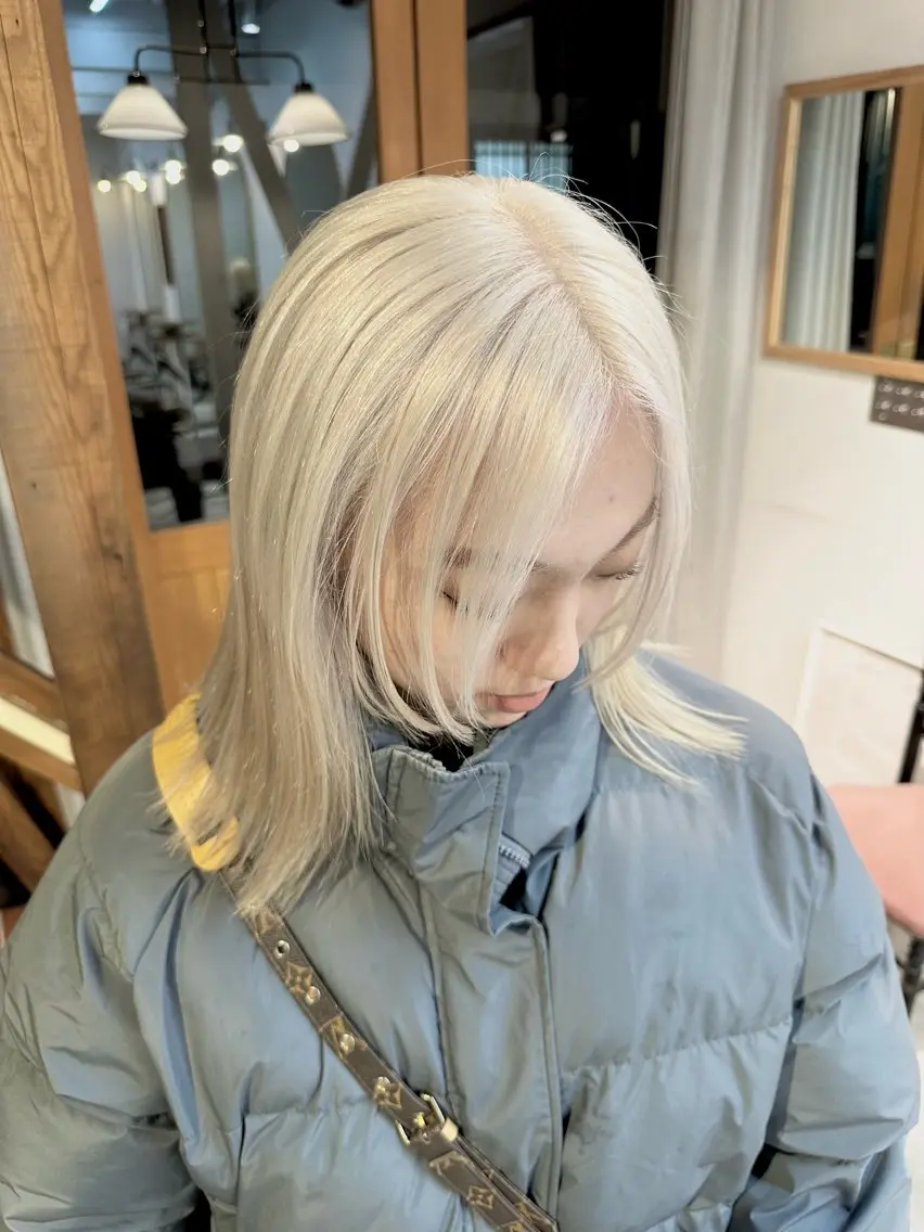 ミディアム カラー ヘアカラー kai .のヘアスタイル