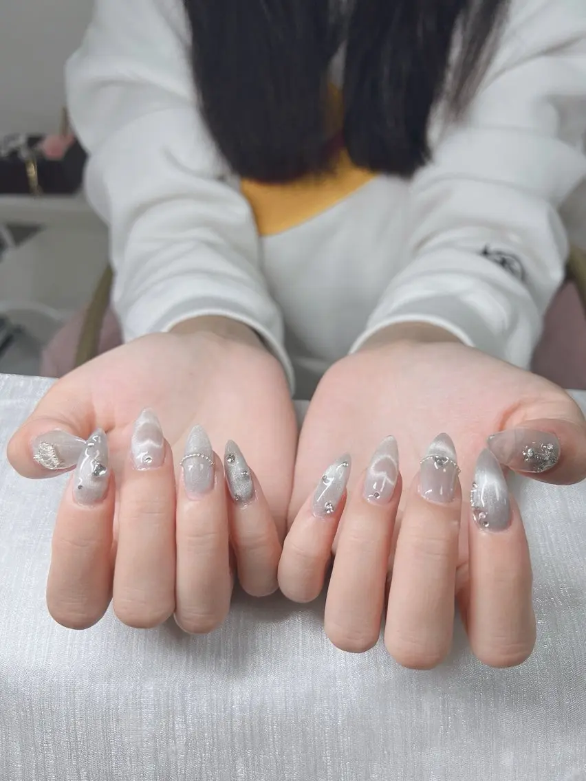 ネイル オーロラネイル チークネイル 長さ出し フットネイル フレンチネイル ハンドネイル Lee Nails チップ長さだし専門店のネイルデザイン