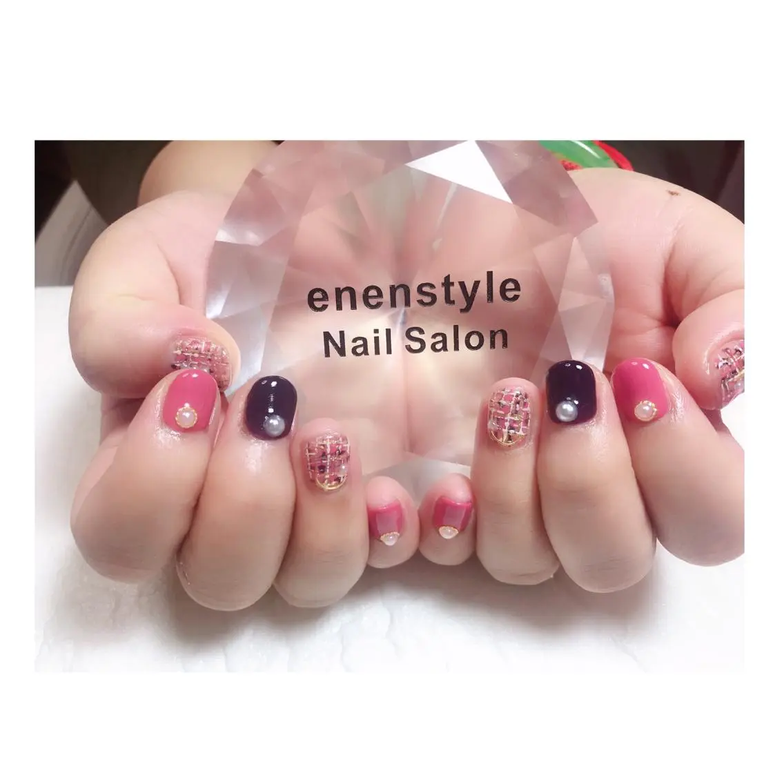 ショート ネイル クリスマス ジェルネイル ニュアンスネイル オフィスネイル ワンカラーネイル ハンドネイル 🐾enen style 🐾のネイルデザイン