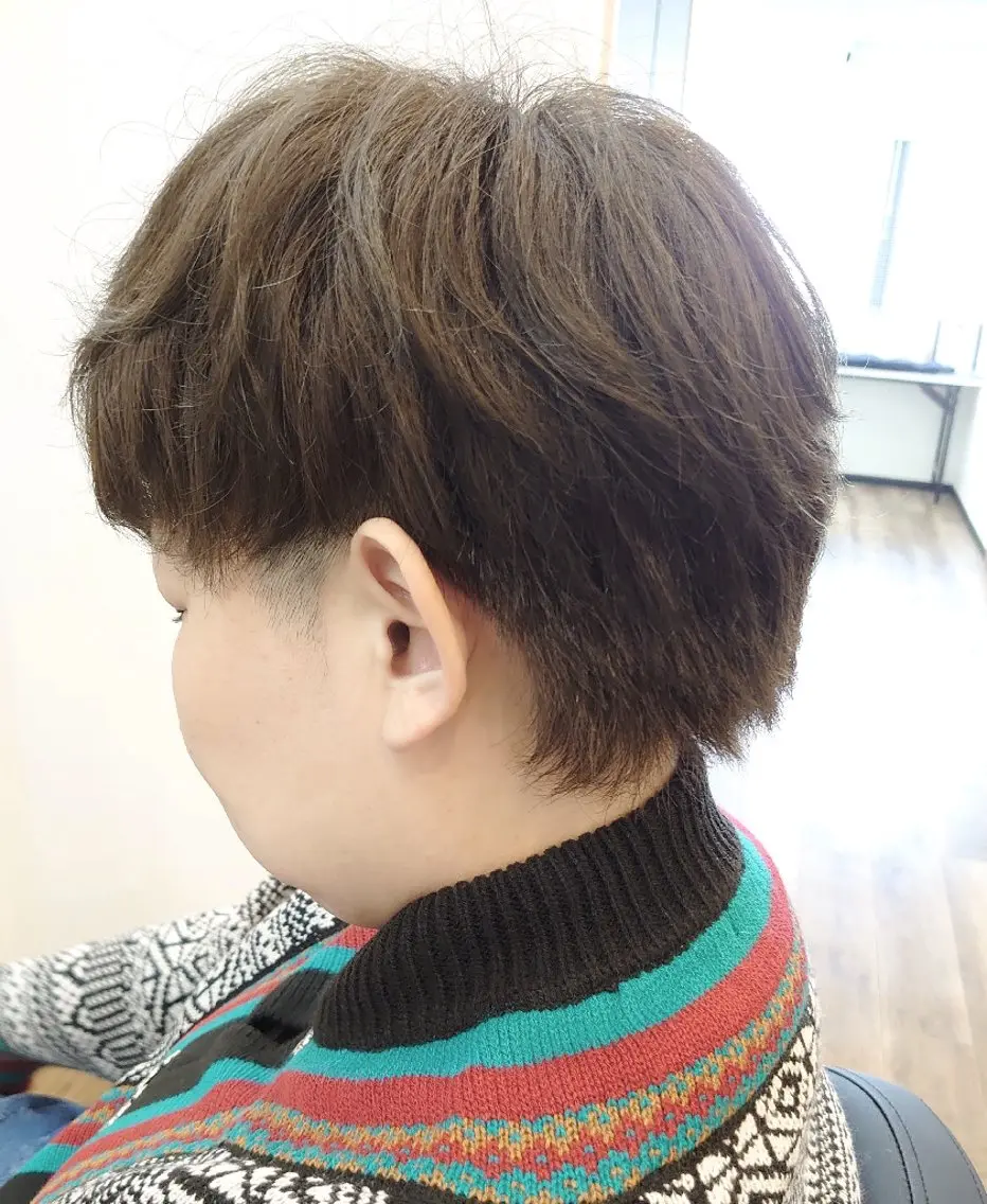 ショート パーマ カラー オリーブグレー 工藤 裕樹のヘアスタイル