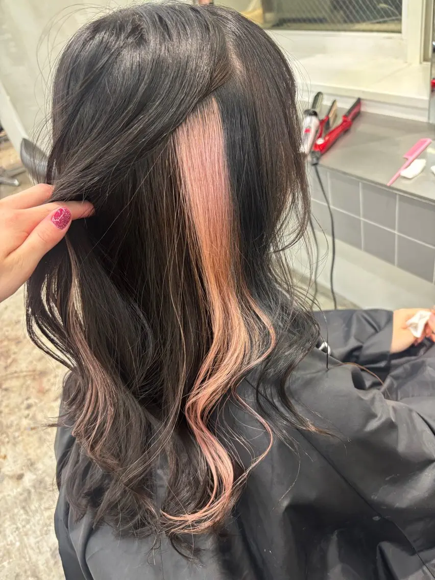 ロング ヘアカラー るかブリーチ特化ピン クカラープルエクステのヘアスタイル