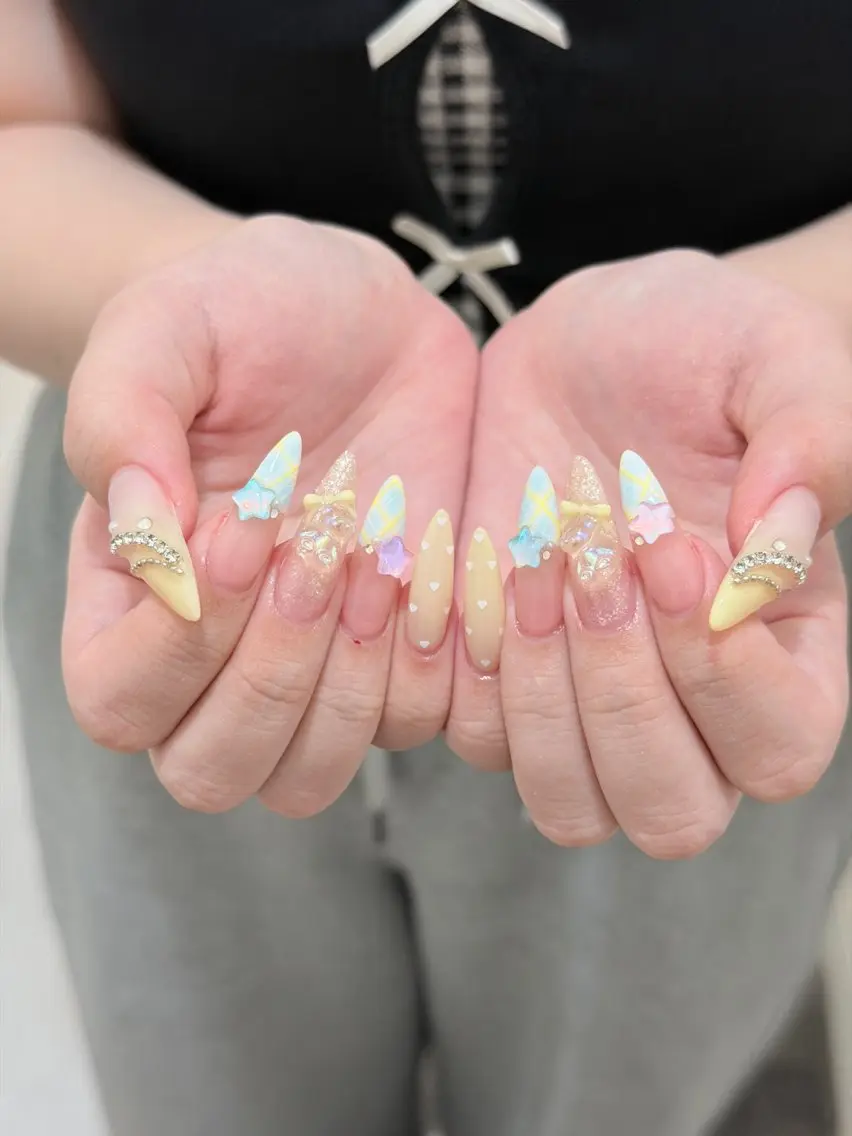 ネイル チークネイル ドット フレンチネイル グラデーション ハート ハンドネイル ハンドケア Eli Muse 新宿ネイルのネイルデザイン