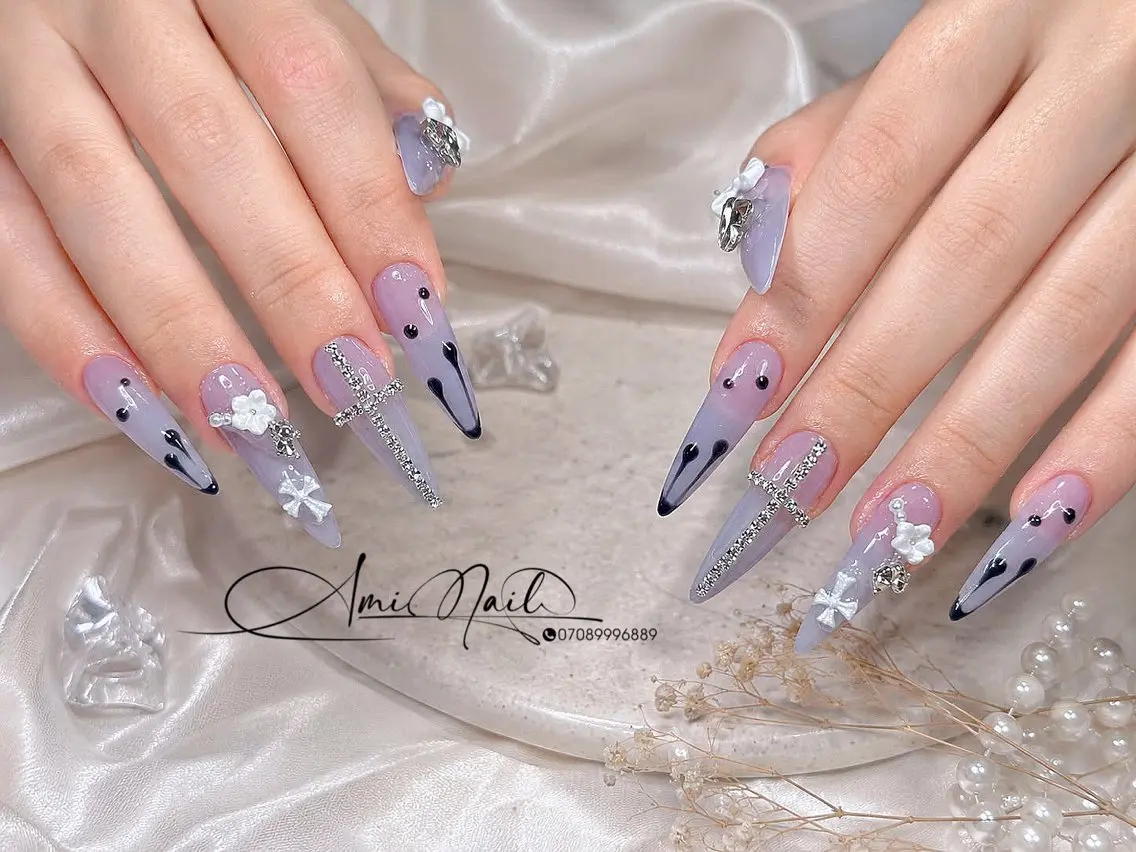 ネイル Ami Nailsのネイルデザイン