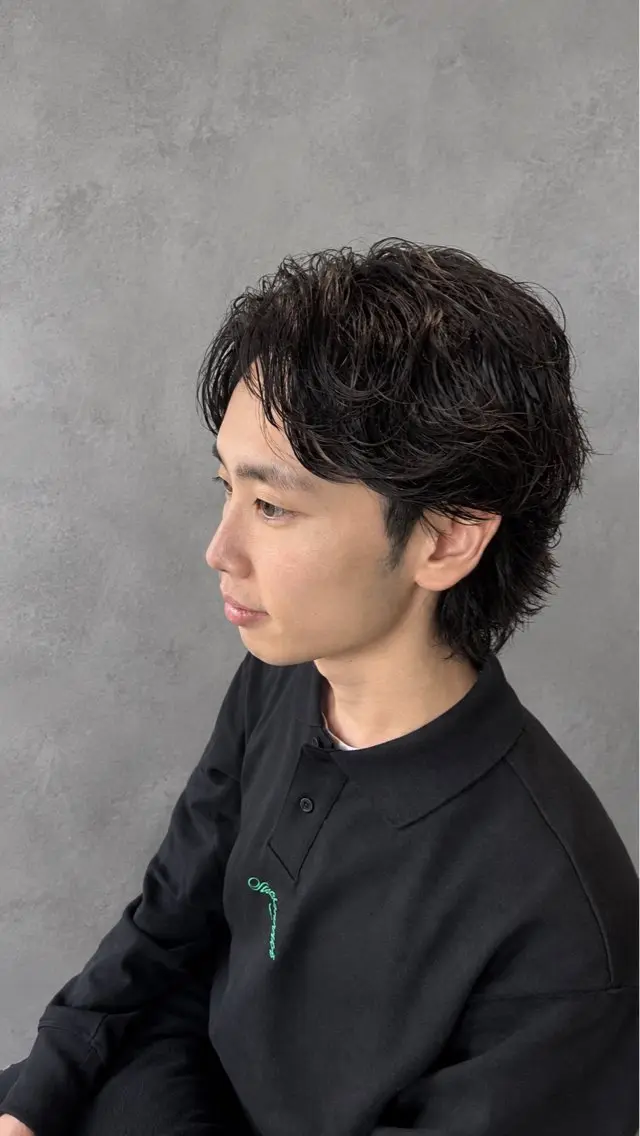 ミディアム パーマ メンズ カット パーマ 🔥メンズ特化シ ャドウ、URYU🔥のヘアスタイル