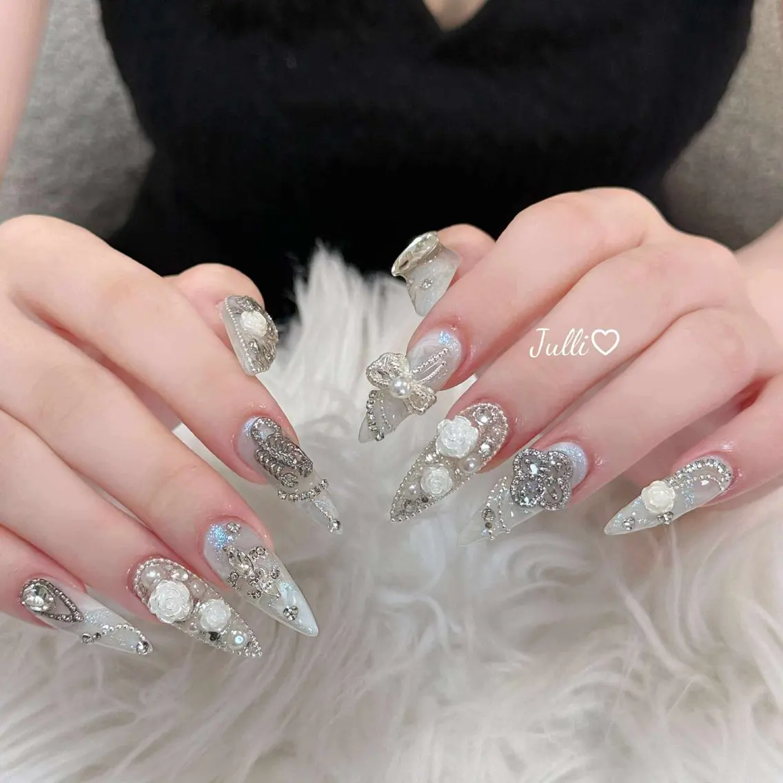 ネイル フレンチネイル ジェルネイル キラキラネイル 韓国ネイル マグネットネイル Julli NailStudioのネイルデザイン