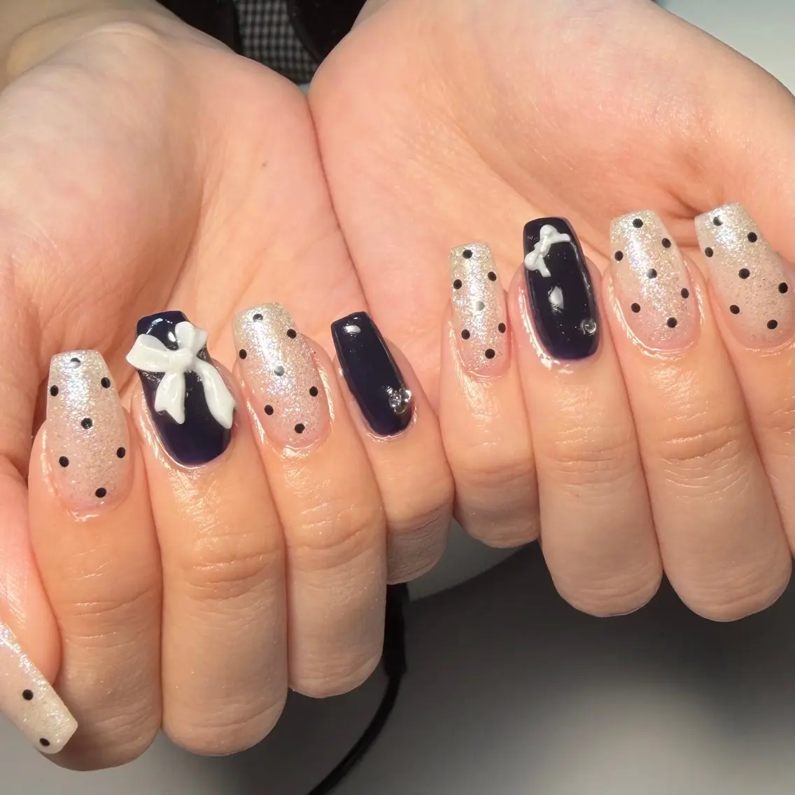 ネイル ドット ガーリー ラメ(グリッター) リボン ハンドネイル プライベートサロン NAIL BY YUのネイルデザイン