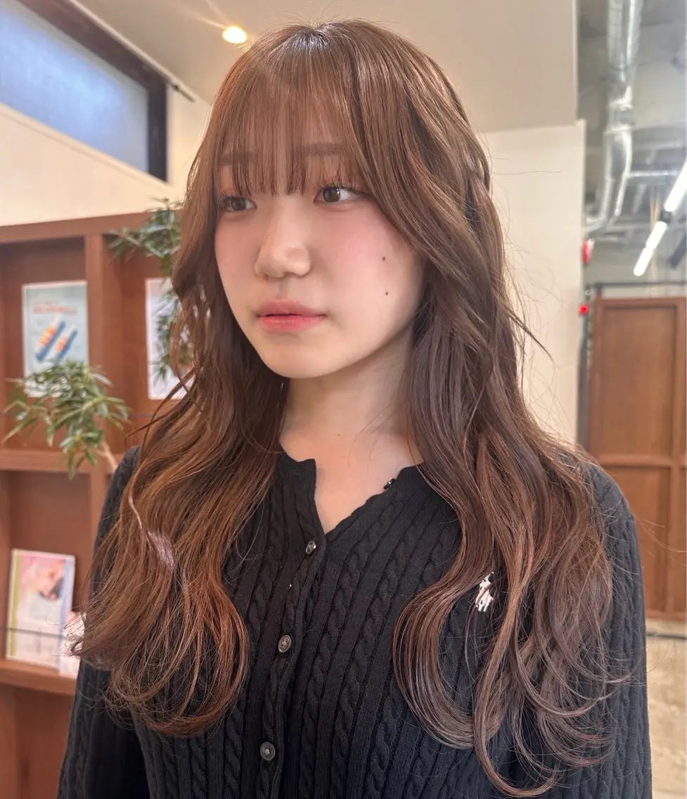 ロング カラー ブリーチ 透明感カラー トリートメント shin enom yuukaのヘアスタイル
