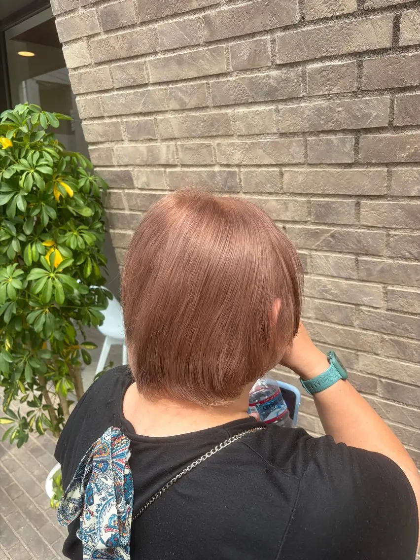 ショート ヘアカラー ハイトーン✖️ 縮毛矯正シュンペイのヘアスタイル
