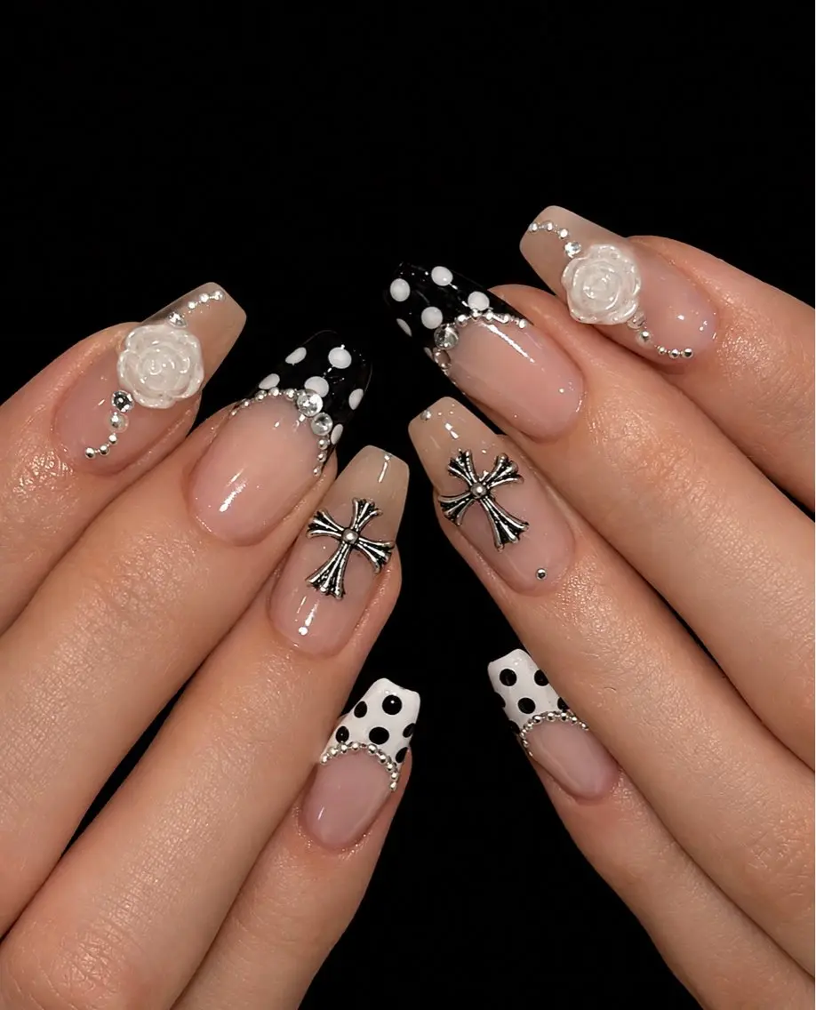 ネイル フレンチネイル ジェルネイル 韓国ネイル マグネットネイル 持ち込み ハンドネイル Royal Nail-RINAのネイルデザイン