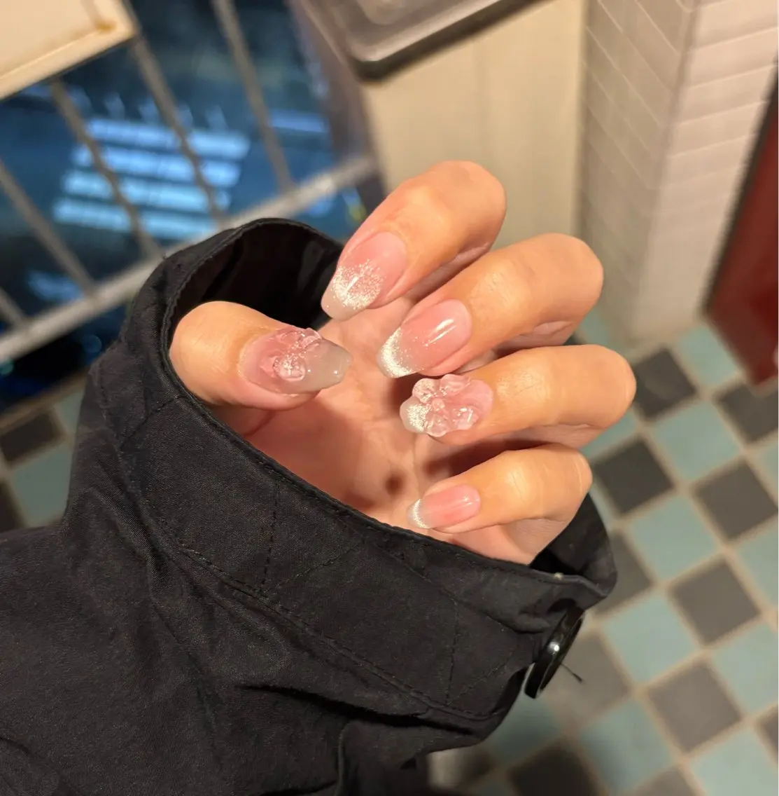 オフ込みチークマグネットフレンチネイル🌷の写真