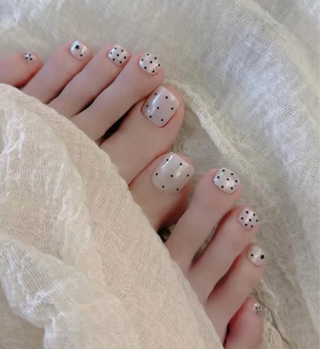 ネイル フットネイル Luvia Ginzaのネイルデザイン