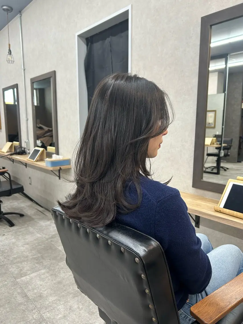 セミロング カラー いなみね はるきのヘアスタイル